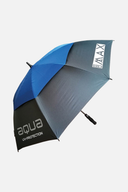 AQUA UV Sonnenschirm von Big Max in Cobalt und Anthrazit, zeigt den aqua_idry UV-Sonnenschutzschirm im Einsatz