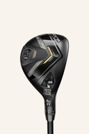 Cobra DS Adapt Hybrid Golfschläger mit schwarzem Schaft und Griff, innovative Hybrid-Technologie, auf einem weißen Hintergrund.
