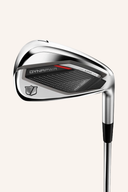 Wilson DYNAPWR Max Eissatz mit schwarzen Kufen und weißen Griffen für Eishockeyspieler, komplett auf Eis liegend.