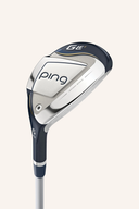 Ping G Le 3 Eisensatz mit drei Golf-Eisensets, hochwertige Schläger für präzises Spiel, sichtbar auf dem Bild.