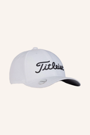 Titleist Players Performance Kappe, schwarze Golfkappe mit Logo, atmungsaktives Material für optimalen Komfort beim Golf.