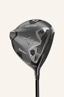 TaylorMade Qi35 LS Driver mit schwarzen und silbernen Schlägerkopf, bereit für den Abschlag.