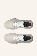 Paare von Biom H5 Golfschuhe von Ecco, langlebige und bequeme Golfschuhe aus Leder, mit Schnürung und rutschfester Sohle.