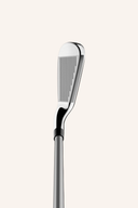 Goldener Kalea TaylorMade Eisensatz mit 12 Golfbällen auf weißem Hintergrund, hochwertiges Material, ideal für Golfer.