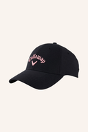 Callaway Stitch Magnet Kappe, schwarze Baseballkappe mit gesticktem Logo, bequemer Schnitt und verstellbarem Verschluss.
