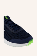 Skechers Fairway 3 Golfschuhe in Weiß mit schwarzer Sohle und Schnürung, ergonomisches Design für optimalen Halt beim Golfspielen