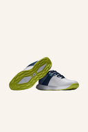 Footjoy Pro Lite 2024 Golfschuhe mit schwarzem Obermaterial und bequemer Sohle, ideal für das Golfspiel.