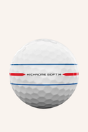 Callaway Chrome Soft Triple Track Golfbälle im Blick, weiße Bälle mit Triple Track Markierung für präzises Spiel.