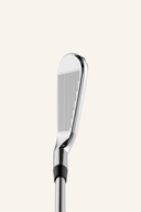 Callaway Elyte Eisensatz mit mehreren Golfschlägern und Grips, für präzises Spiel auf dem Golfplatz