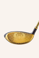 Majesty Prestigio XIV Driver, Golfschläger mit Holzschaft und schwarzem Griff, im modernen Design auf weißem Hintergrund