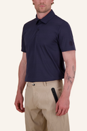 Bogen Poloshirt von Bogner mit Streifenmuster, kurzer Ärmel und klassischem Kragen, auf einem weißen Hintergrund.