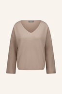 Hellgrauer Esisto V-Ausschnitt Pullover aus weicher Baumwolle, Nahaufnahme des gestrickten Designs und des V-Ausschnitts
