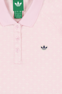 Adidas All Over Trefoil Polo T-Shirt in grüner Farbe mit allover Trefoil-Muster, Rundhalsausschnitt und kurzärmeligem Design.