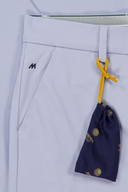 Lange Meyer Ascona Golfhose in hellgrau, mit elastischem Bund und modischem Design, für bequemen Golf- und Freizeitlook.