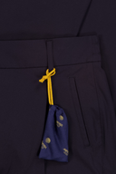 Lange Golfhose von Meyer, Valderrama-Modell, in neutraler Farbe, aus weichem Stoff, mit Reißverschluss und Gürtelschlaufen.