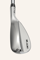 Cleveland RTZ Tour Satin Wedge mit gebürstetem Edelstahlfinish, detaillierte Schlagfläche und ergonomischer Griff.