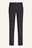 Lange Golfhose von Abacus, perfekt für Golfspieler, zeigt die elastische Passform und sportliches Design.
