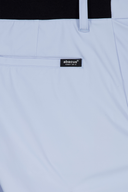 Kurze Golfshorts der Marke Abacus mit elastischem Bund und bequemem Schnitt, ideal für das Golfspiel.