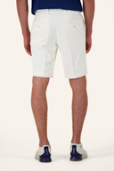 J. Lindeberg Eloy Golfshorts, kurze Hosen aus atmungsaktivem Material, sportlich und bequem für das Golfspielen.