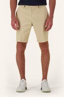 J. Lindeberg Vent Tight Golf-Shorts, kurze Hosen aus atmungsaktivem Material, ideal für das Golfspiel, in hellgrau.