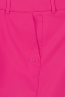J. Lindeberg Gwen Golfshorts, kurze Hosen in hellem Farbton mit sportlichem Schnitt, auf weißem Hintergrund fotografiert