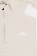 Lukas Quarter Zip Hoodie von J. Lindeberg, grauer Textil-Hoodie mit Reißverschluss und Kapuze, auf weißem Hintergrund.
