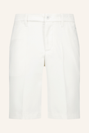 J. Lindeberg Eloy Golfshorts, kurze Hosen aus atmungsaktivem Material, ideal für den Golfsport, in neutralem Farbton.