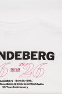 J. Lindeberg 30Y Hale T-Shirt in neutral Farbe, bequemes Baumwoll-T-Shirt mit Rundhalsausschnitt und Logo-Design.