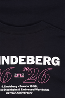 Hale T-Shirt von J. Lindeberg in Schwarz, bequemes Baumwollshirt mit Rundhalsausschnitt und Markenlogo auf der Brust.