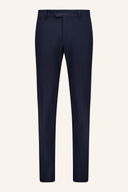 Lange Golfhose von J. Lindeberg mit schlichter Passform und elastischem Bund, perfekt für sportliche Aktivitäten im Freien
