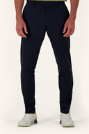 Lange Golfhose von J. Lindeberg in stilvollem Design, aus bequemem Material, ideal für sportliche Aktivitäten.