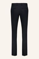 Lange Golfhose von J. Lindeberg, Vent Golf Pant, in neutralem Farbton mit sportlichem Schnitt, perfekt für das Golfspiel.