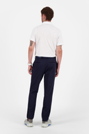 J. Lindeberg Axil Fleece Twill Golfhose, lange Hose aus Fleece-Twill mit Gürtelschlaufen und geradem Schnitt.