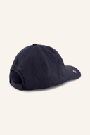 Jolie Windkappe von Daily Sports, leichte Kappe mit Windschutz, in neutraler Farbe, auf einem weißen Hintergrund.