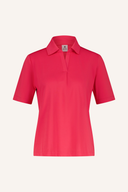 Helles Bella Birdie Poloshirt von Daily Sports, komfortables Poloshirt aus Baumwolle mit Kragen und Knopfleiste, auf weißem Hintergrund
