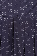 Golfkleid von Daily Sports, sportliches Kleid für Damen mit stylischem Design, perfekt für den Golfsport, auf dem Bild in bunten Farben.