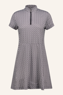 Hübsches Diamond Cap Kleid von Daily Sports, elegantes Damenkleid mit stilvollem Design, auf weißem Hintergrund fotografiert