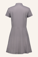Diamond Cap Kleid von Daily Sports, elegantes schwarzes Kleid mit Blumendetail, perfekt für sportliche und schicke Anlässe.