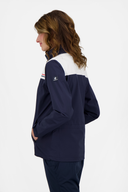 Dunkelblaue Cross Sportswear Cloud Regenjacke als Regenanzug, wasserdicht und atmungsaktiv für Outdoor-Aktivitäten.