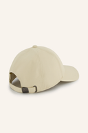Rote Peak Performance Retro Cap, Kappe aus Baumwolle mit gebogener Schirm, sportliches Design, frontales Logo-Design.