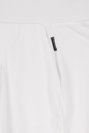Faltenrock von Peak Performance, eleganter Rock mit Falten, für Damen, auf dem Bild sichtbar in dunkler Farbe.