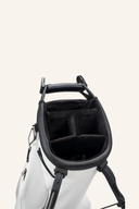 VLS Lux 4-Way Standbag von Vessel mit mehreren Fächern und gepolsterten Tragegriffen, ideal für Golfer.