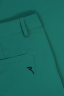 Chervo Bermuda Shorts in leichter Baumwolle, beige, mit geradem Schnitt und Taschen, perfekt für sommerliche Outfits.