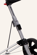 Manueller Golftrolley von Black Diamond, Stowa Cart, bietet stabilen Transport für Golfschläger und Zubehör.