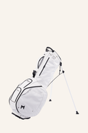 Minimal Golf Terra SE1 Standbag mit 8,5 Zoll Größe, leicht und robust, perfekt für Golfspieler, mit mehreren Taschen und Tragegriffen.