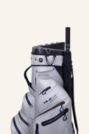 Großer Big Max Dri Lite Silencio 2 Cartbag mit mehreren Fächern und stabilen Tragegriffen für Golfausrüstung.