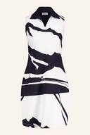 Sportalm Caramel (2026) Midikleid, elegantes Kleid mit caramelfarbenem Stoff, detailreiche Schnittführung, modisches Design.