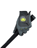Golfhandschuhe von Zoom mit aqua-control-Beschichtung und stilvollem Druck, für optimalen Griff beim Golfen.