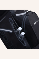Grobes Bild eines Aqua Eight G Standbags von Big Max mit coolem Druck und praktischer Tasche, ideal für Golfer.