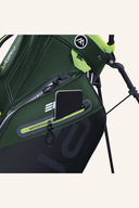 Blaue Big Max Aqua Eight G Standbag mit mehreren Fächern, leichtes Golfbag für den Transport und Komfort beim Spielen.